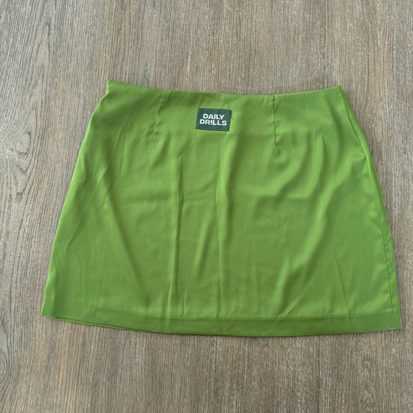 DAILY DRILLS SILK SKIRT - Picture 2 of 4